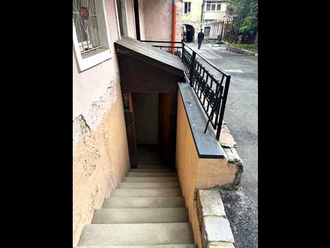 комерційна за адресою Староєврейська вул., 7-А