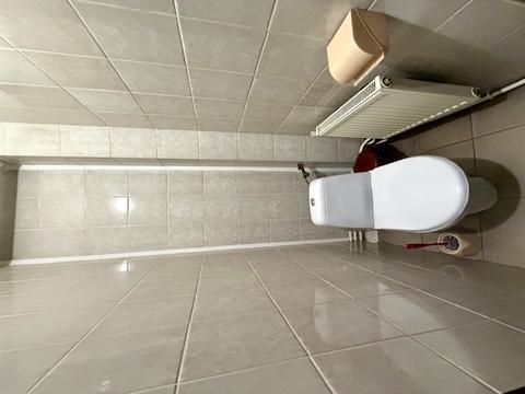 комерційна за адресою Рівне, 24 Серпня вул., 1б