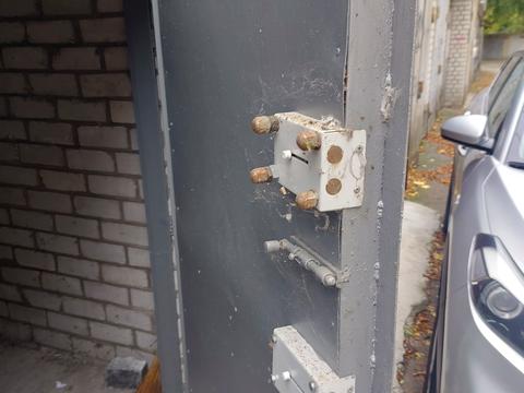 паркомісце за адресою Шовковична вул., 38