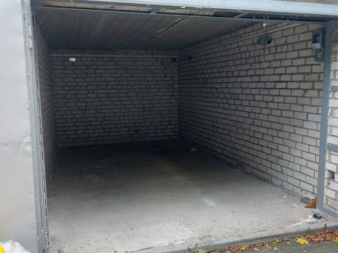 паркомісце за адресою Шовковична вул., 38