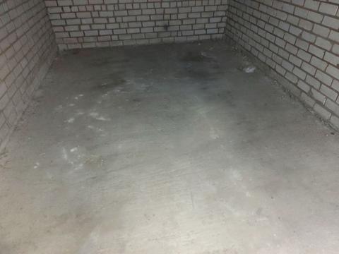 паркомісце за адресою Шовковична вул., 38