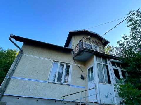 будинок за адресою Левадна 68