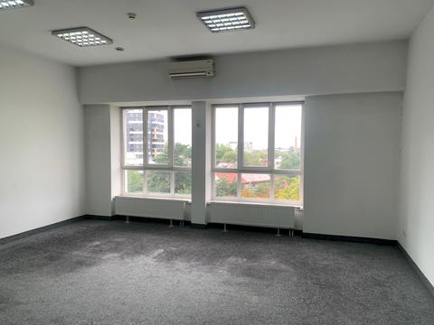 комерційна за адресою Львів, Героїв УПА вул., 77