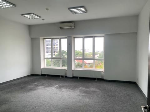 комерційна за адресою Львів, Героїв УПА вул., 77