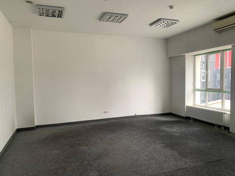 комерційна за адресою Львів, Героїв УПА вул., 77