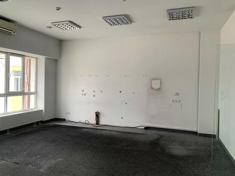 комерційна за адресою Львів, Героїв УПА вул., 77