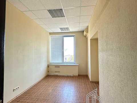 комерційна за адресою Лесі Українки бульв., 34