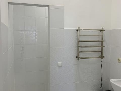 комерційна за адресою Героїв УПА вул., 77