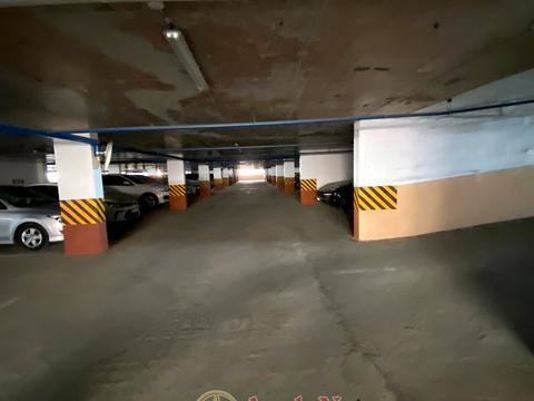 паркомісце за адресою Академіка Сахарова вул., 22