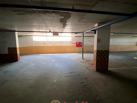 паркомісце за адресою Академіка Сахарова вул., 22