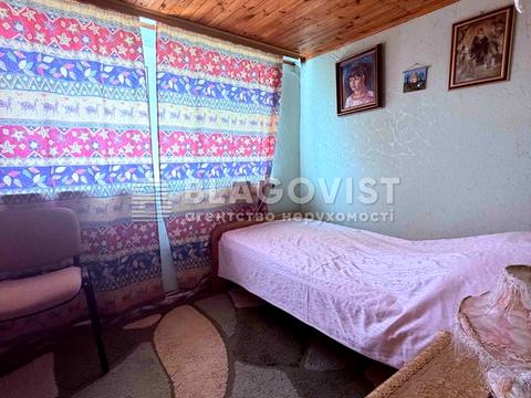 будинок за адресою с. Ровжі, Геофізик