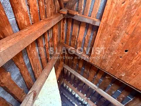 будинок за адресою с. Ровжі, Геофізик