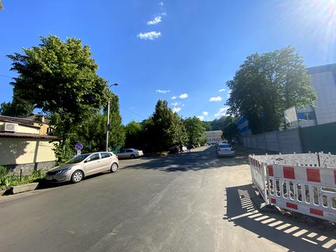 комерційна за адресою Промислова вул., 1