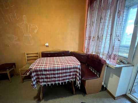 квартира за адресою Анни Ахматової вул., 31