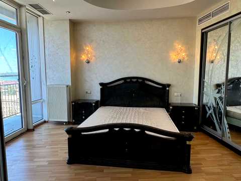 квартира по адресу Королеви Єлизавети ІІ ул. (Глинки), 2