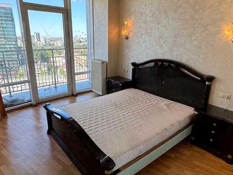 квартира по адресу Королеви Єлизавети ІІ ул. (Глинки), 2