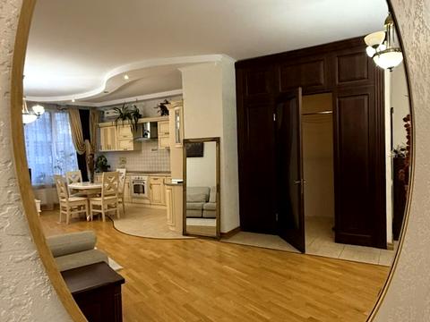 квартира за адресою Літературна вул., 1а