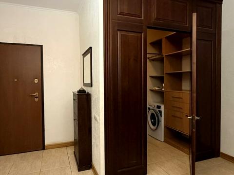 квартира за адресою Літературна вул., 1а