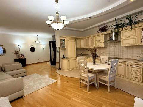 квартира за адресою Літературна вул., 1а