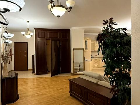 квартира за адресою Літературна вул., 1а