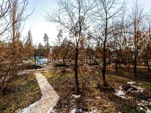 комерційна за адресою Відпочинку вул., 12