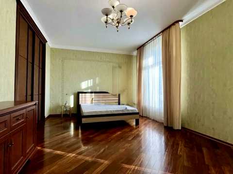 квартира за адресою Круглоуніверситетська вул., 3-5