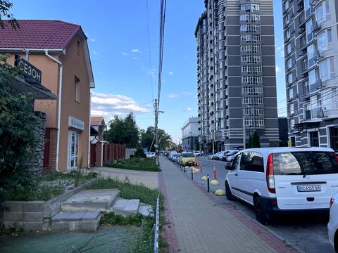 коммерческая по адресу Леси Украинки ул., 12