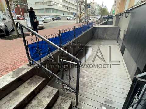 коммерческая по адресу Антоновича ул. (Горького), 37