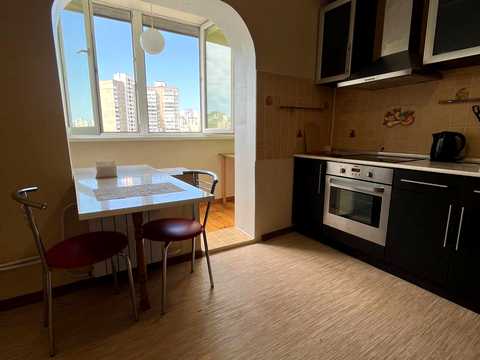 квартира за адресою Ревуцького вул., 17