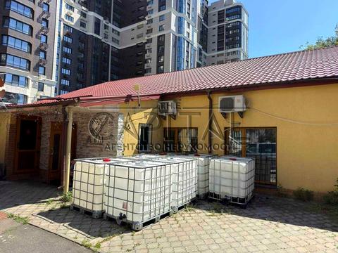 комерційна за адресою Павлівська вул., 29Б