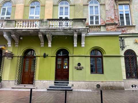 комерційна за адресою Львів, Театральна вул., 21