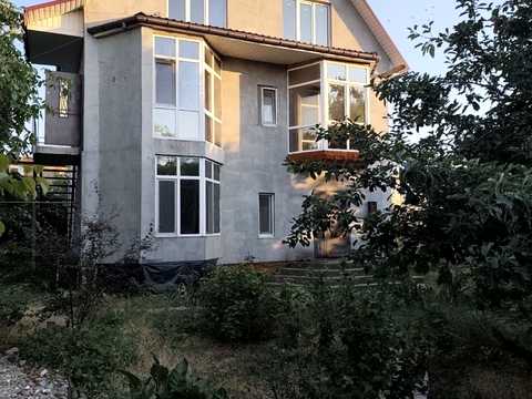 будинок за адресою Учительская