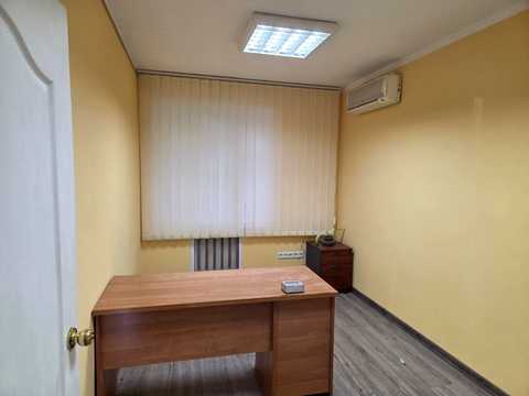 комерційна за адресою Палубна вул., 9/2
