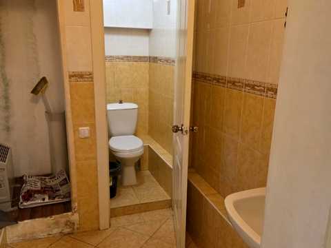 комерційна за адресою Палубна вул., 9/2