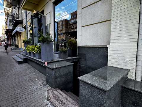 коммерческая по адресу Большая Васильковская ул. (Красноармейская), 47