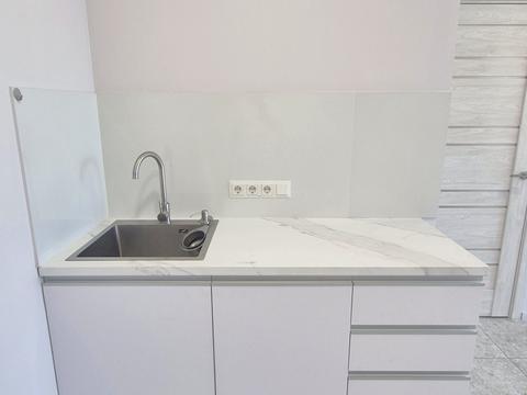 коммерческая по адресу Днепровская набережная ул., 20