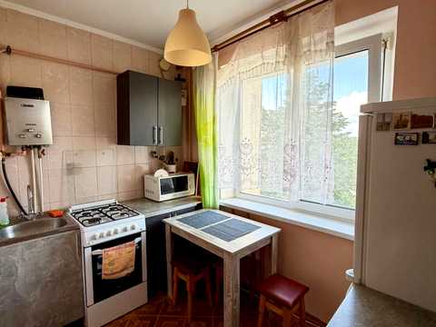квартира за адресою Івана Мазепи вул. (Мануїльського), 4