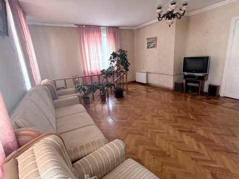 будинок за адресою Молодіжна, 46