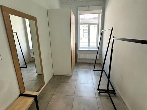 комерційна за адресою Велика Васильківська вул. (Червоноармійська), 2