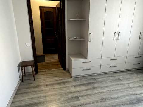 квартира за адресою Михайла Лушпи просп. (Космонавтів), 15