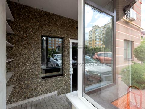 комерційна за адресою Щаслива вул., 11