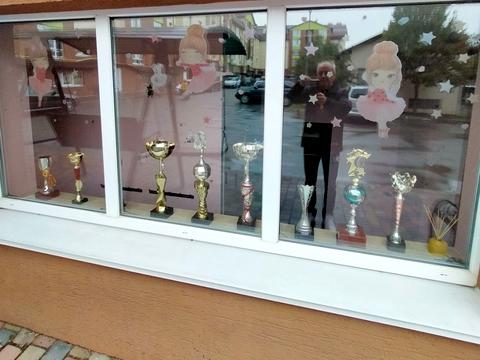 комерційна за адресою Райдужна вул., 86