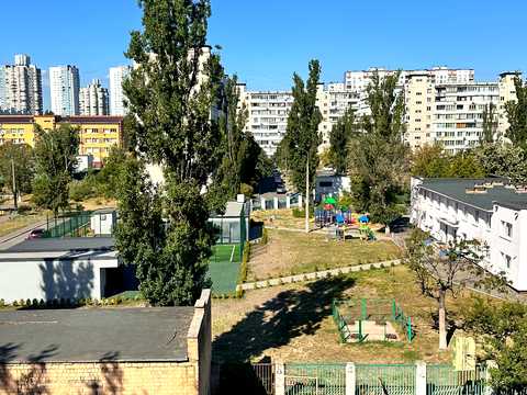 квартира за адресою Героїв полку "Азов" вул. (Маршала Малиновського), 28-Б