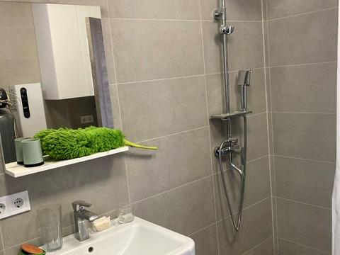будинок за адресою Генерала Удовиченка вул. (Паризької Комуни), 1