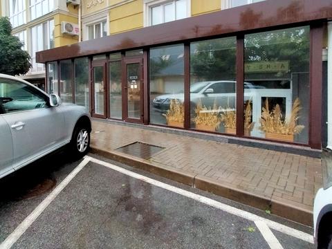 комерційна за адресою Миру вул., 27