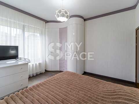 квартира за адресою Київ, Успішна вул., 18