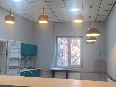 комерційна за адресою Донця-Захаржевського вул., 1/3