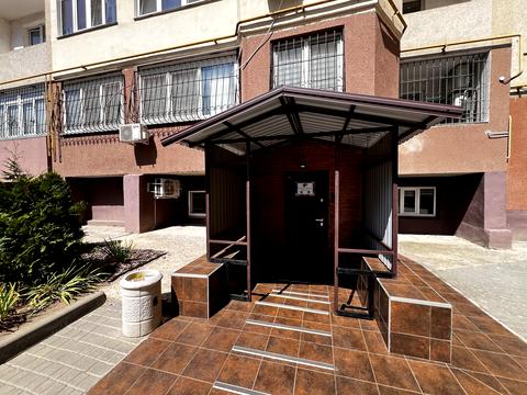комерційна за адресою Бочарова вул., 55