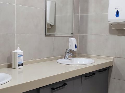 комерційна за адресою Космічна вул., 11