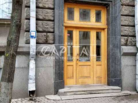 комерційна за адресою Київ, Банкова вул., 3